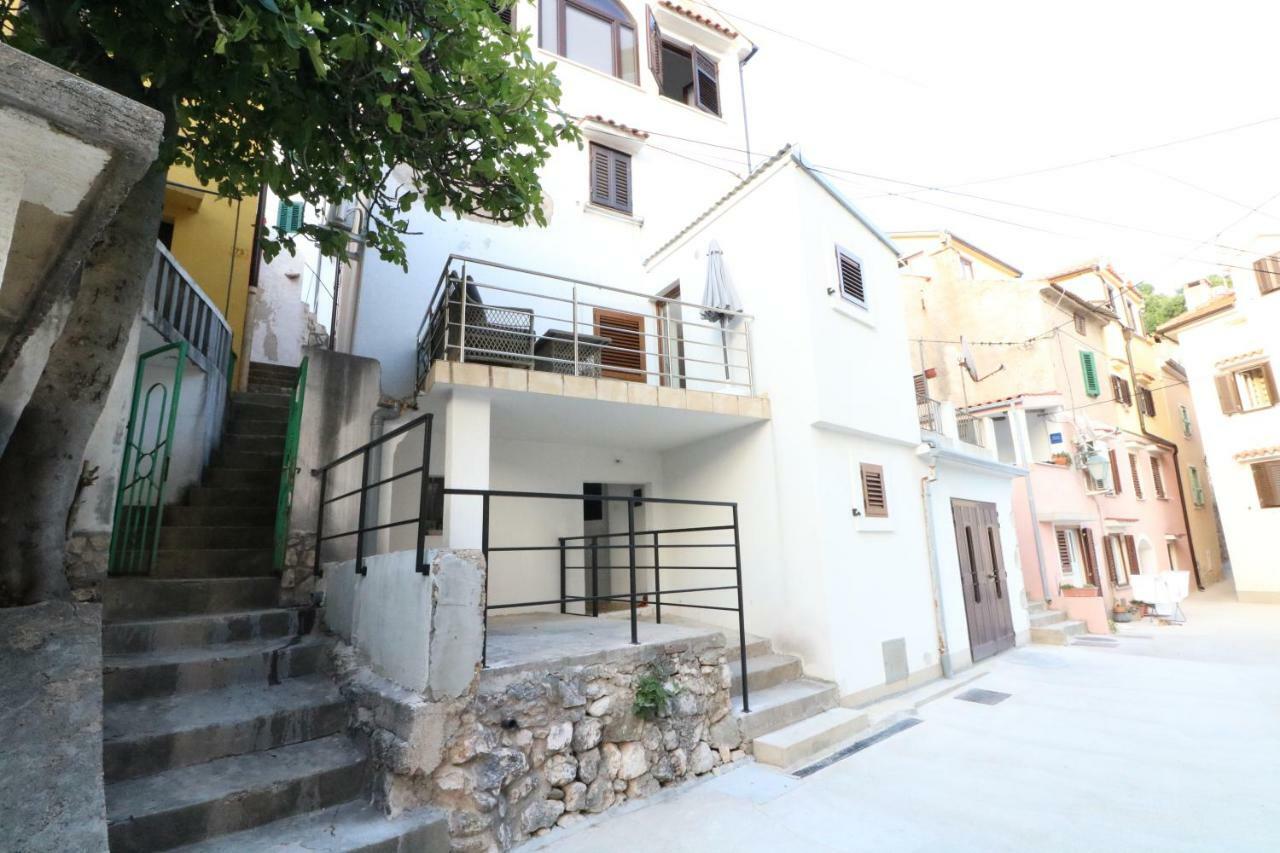 Apartment Porto With Terrace Baška Exteriér fotografie